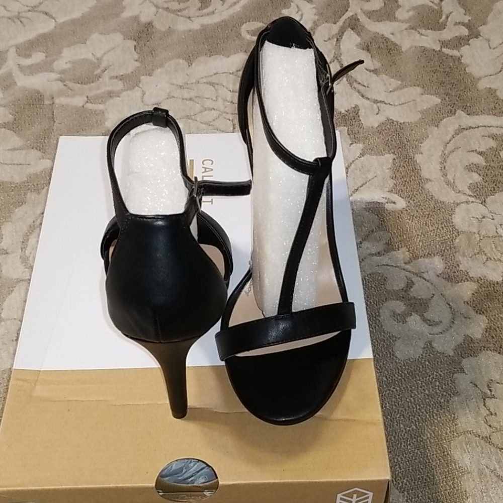 Heels - Picture 2 of 5